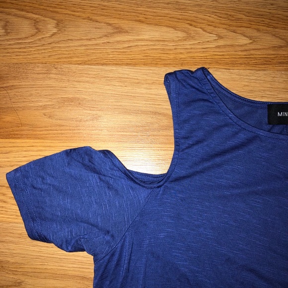 MINKPINK Shoulder Cut Out T-Shirt - Picture 3 of 6